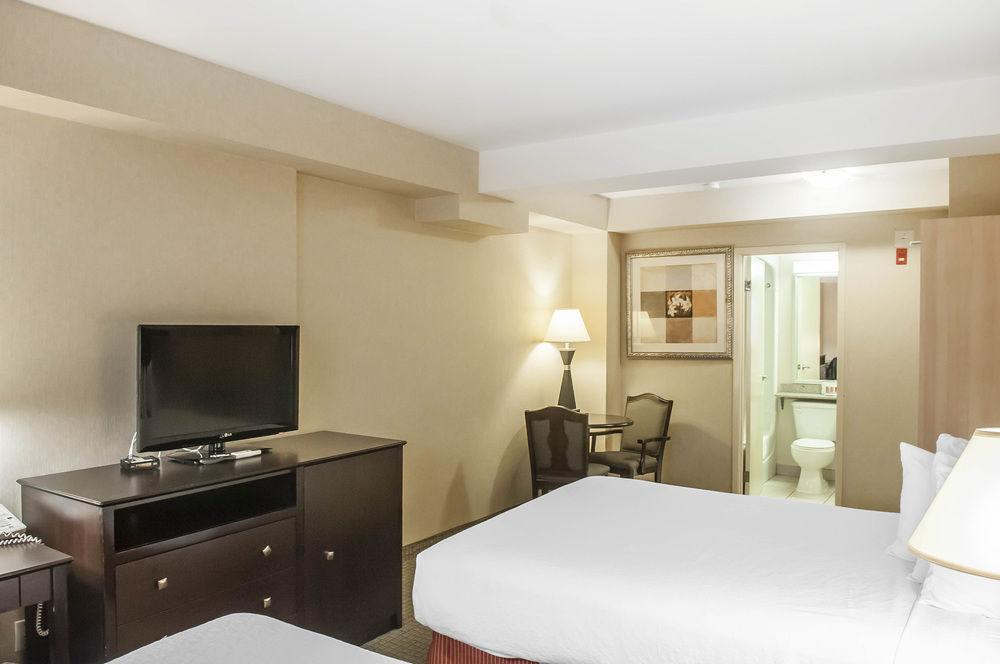 Econo Lodge Inn & Suites Downtown Toronto Luaran gambar