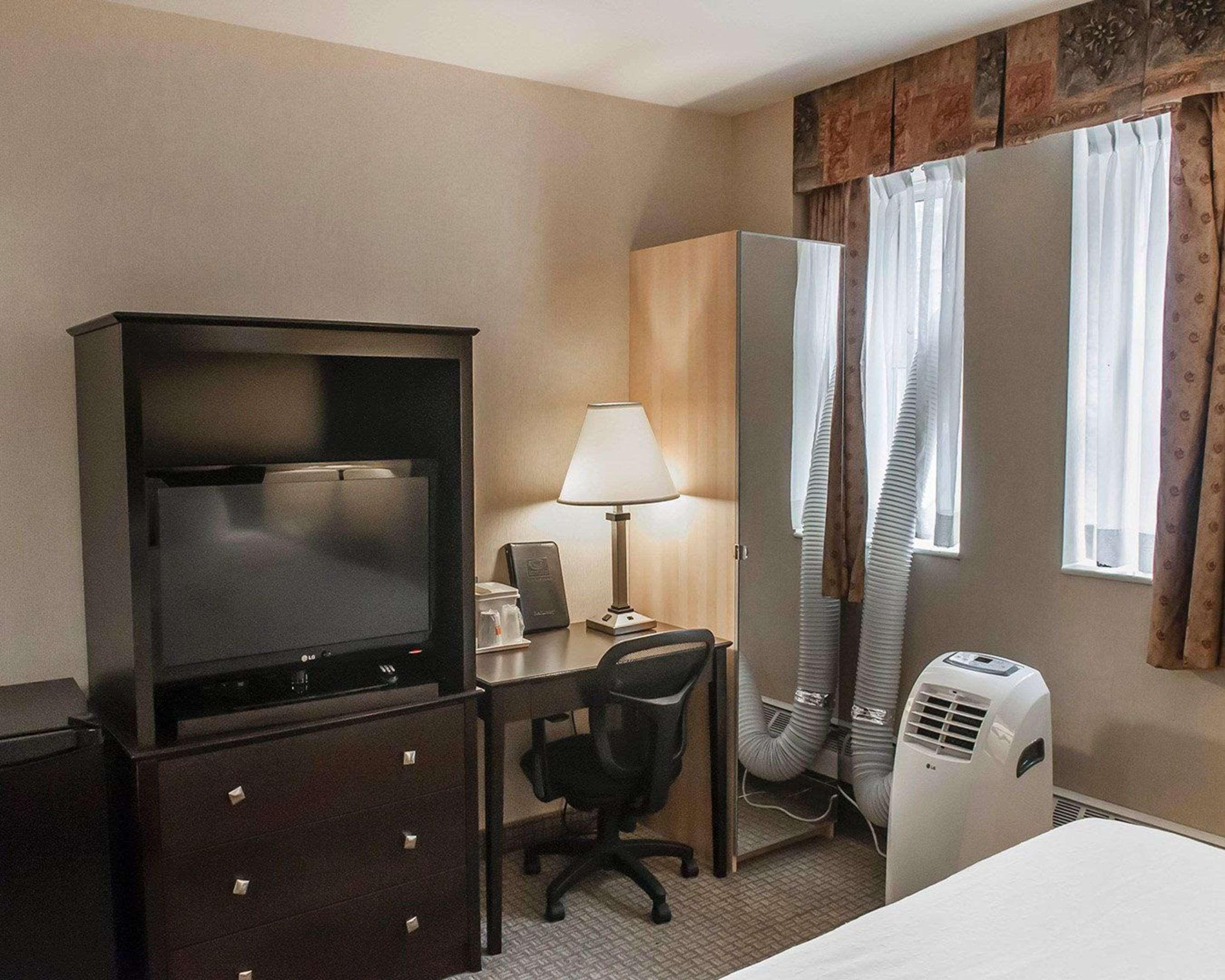 Econo Lodge Inn & Suites Downtown Toronto Luaran gambar