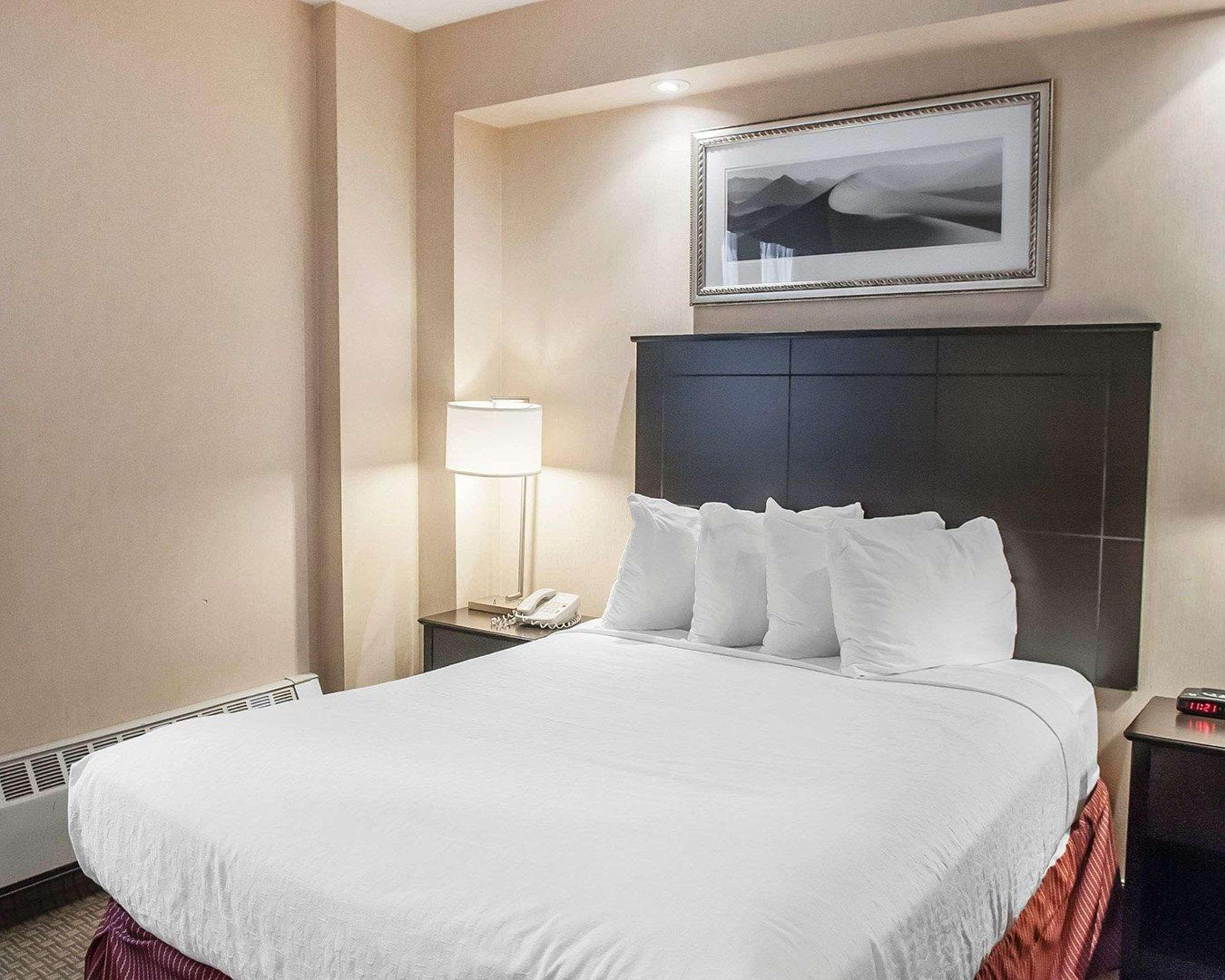 Econo Lodge Inn & Suites Downtown Toronto Luaran gambar