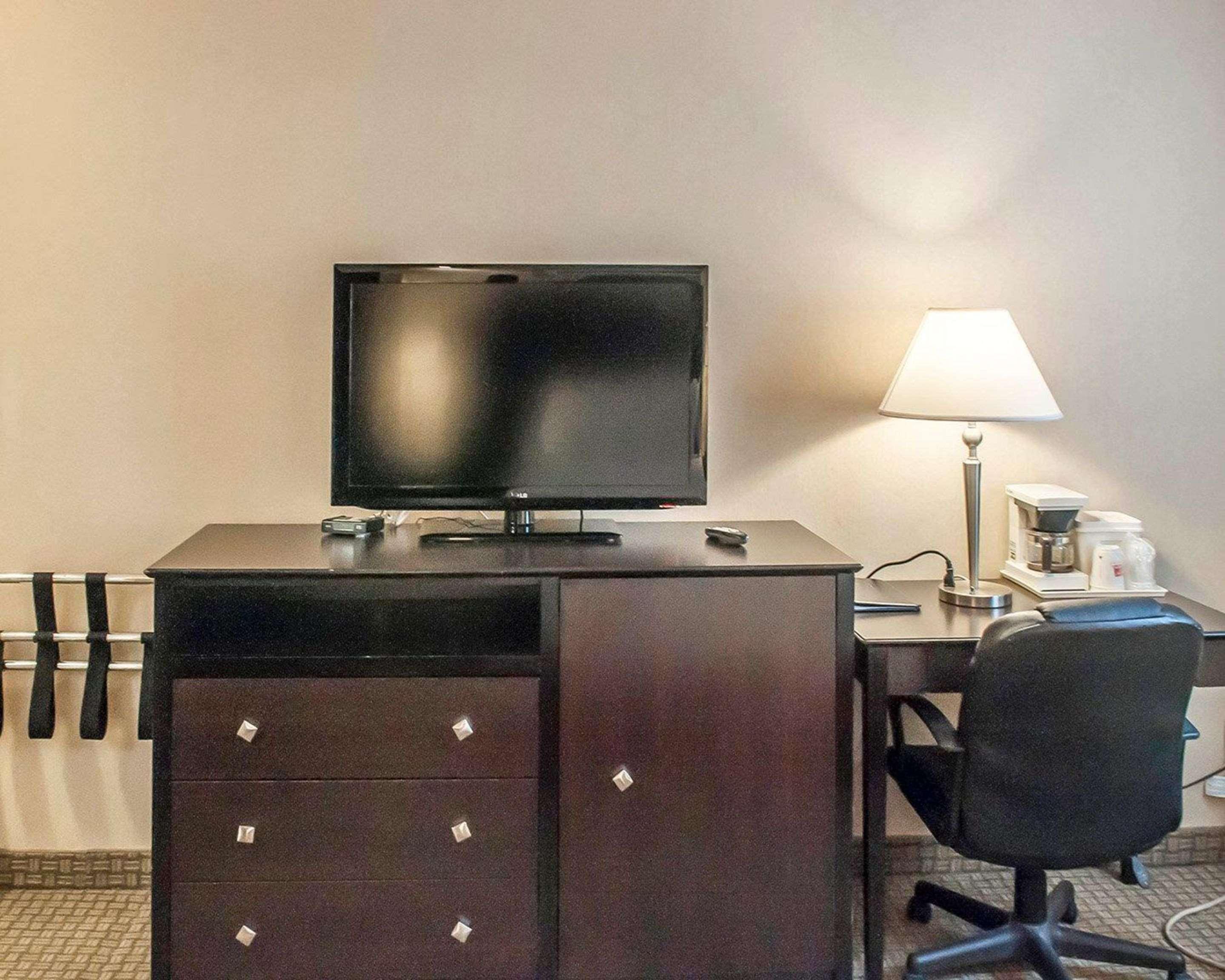 Econo Lodge Inn & Suites Downtown Toronto Luaran gambar