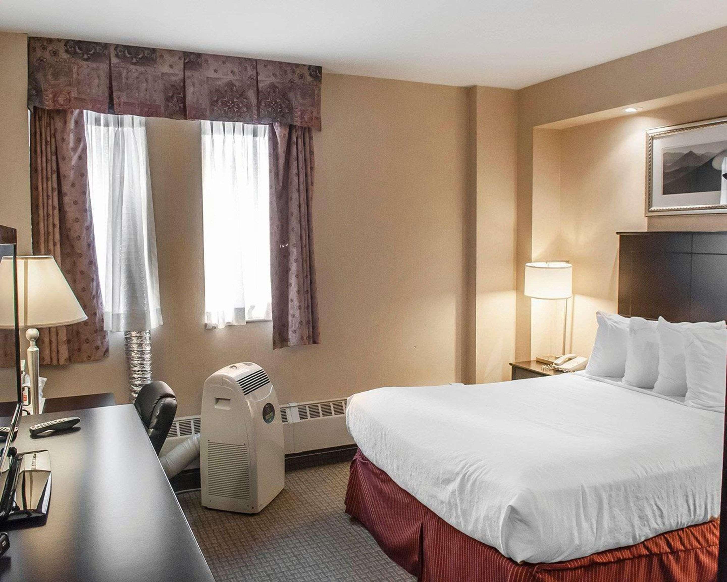 Econo Lodge Inn & Suites Downtown Toronto Luaran gambar