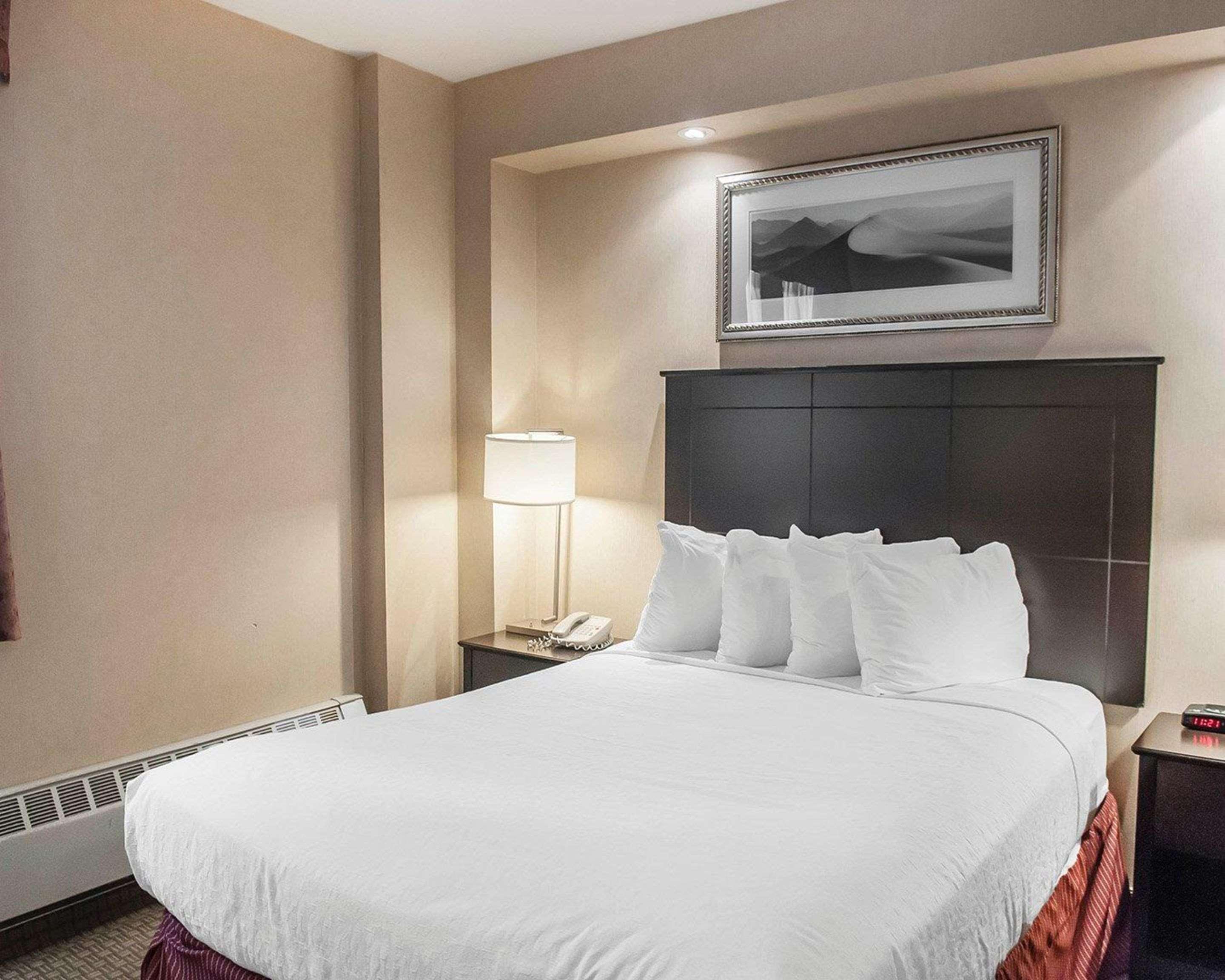 Econo Lodge Inn & Suites Downtown Toronto Luaran gambar