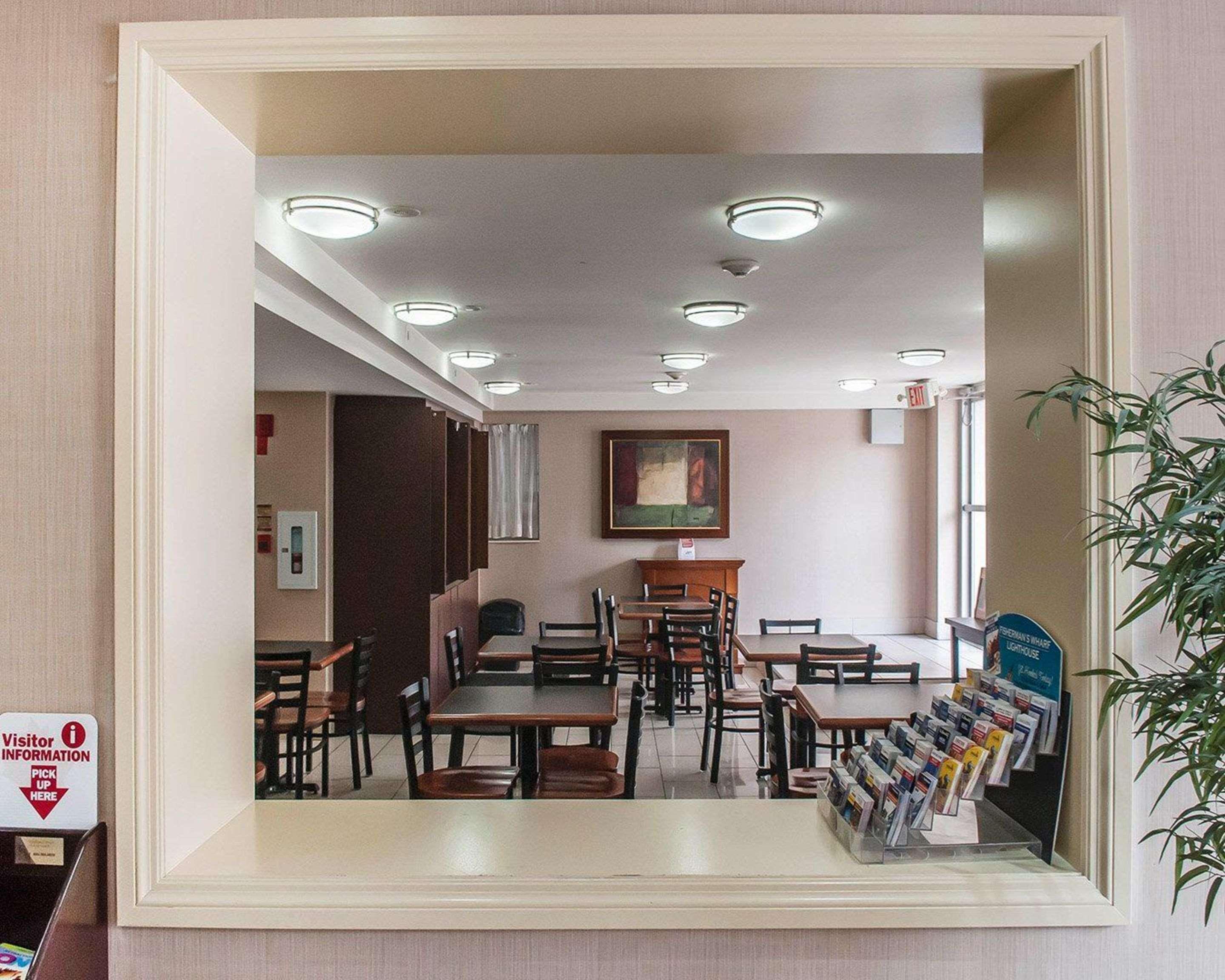 Econo Lodge Inn & Suites Downtown Toronto Luaran gambar