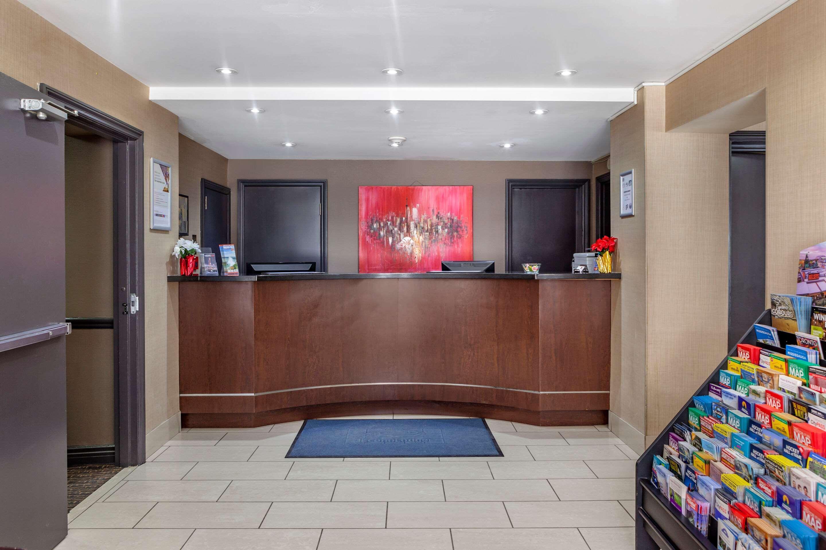 Econo Lodge Inn & Suites Downtown Toronto Luaran gambar