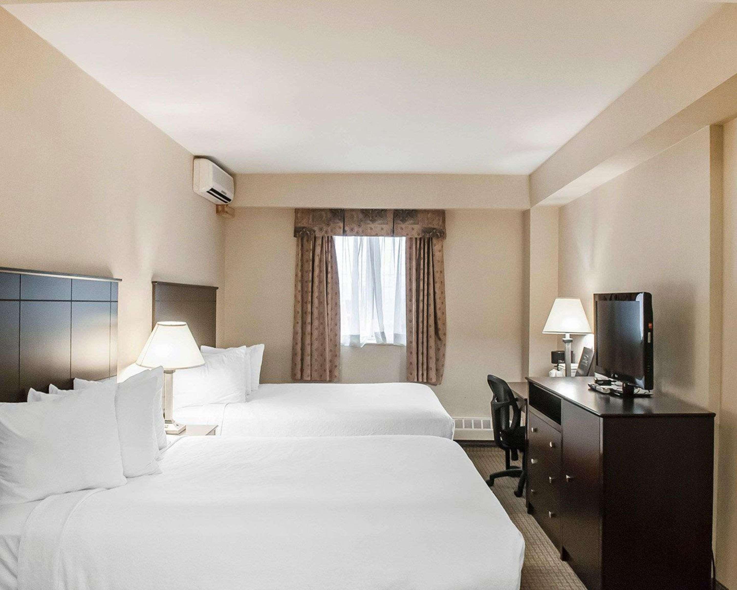 Econo Lodge Inn & Suites Downtown Toronto Luaran gambar