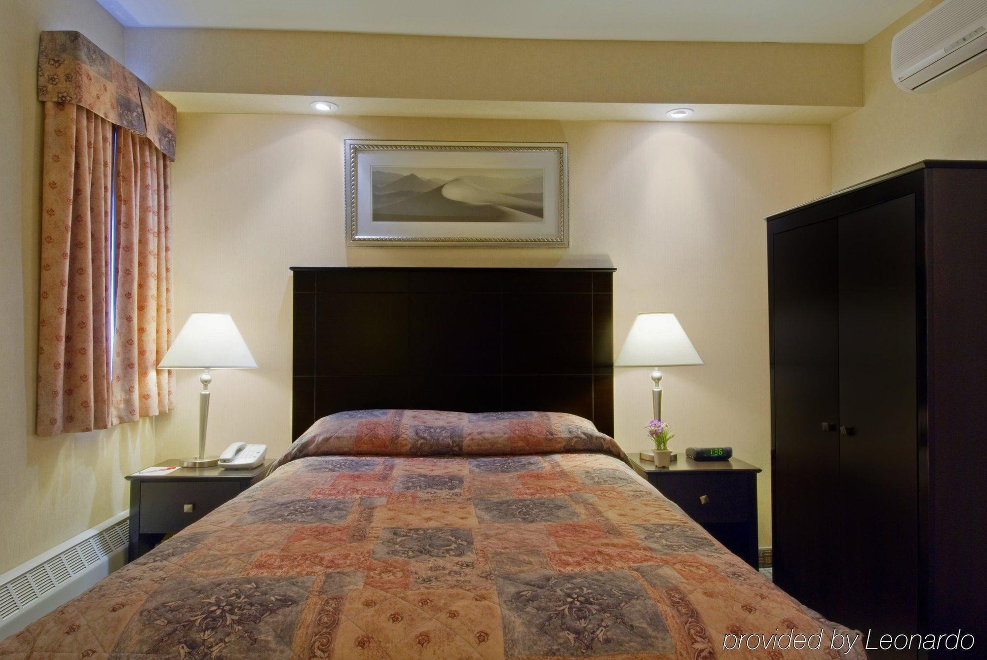 Econo Lodge Inn & Suites Downtown Toronto Luaran gambar
