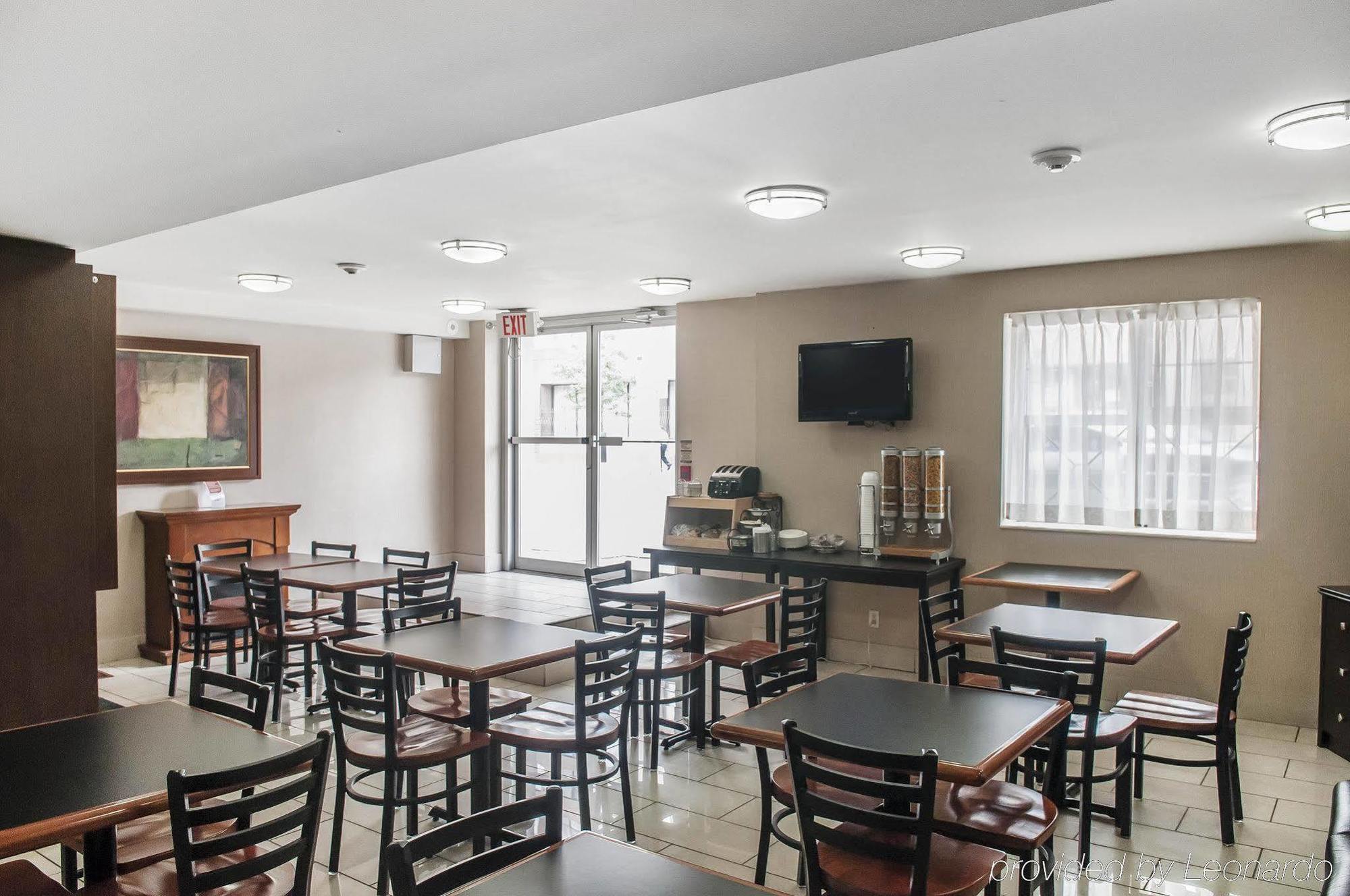 Econo Lodge Inn & Suites Downtown Toronto Luaran gambar