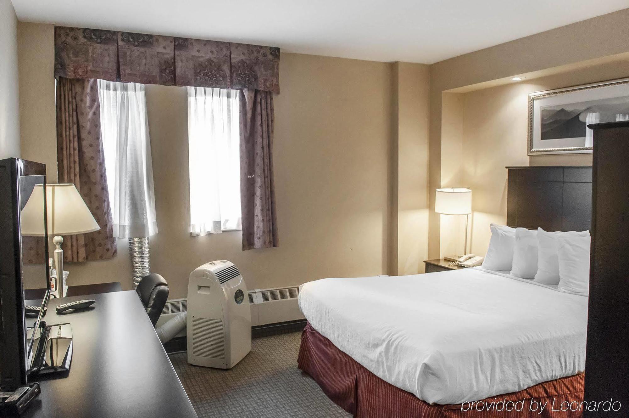 Econo Lodge Inn & Suites Downtown Toronto Luaran gambar