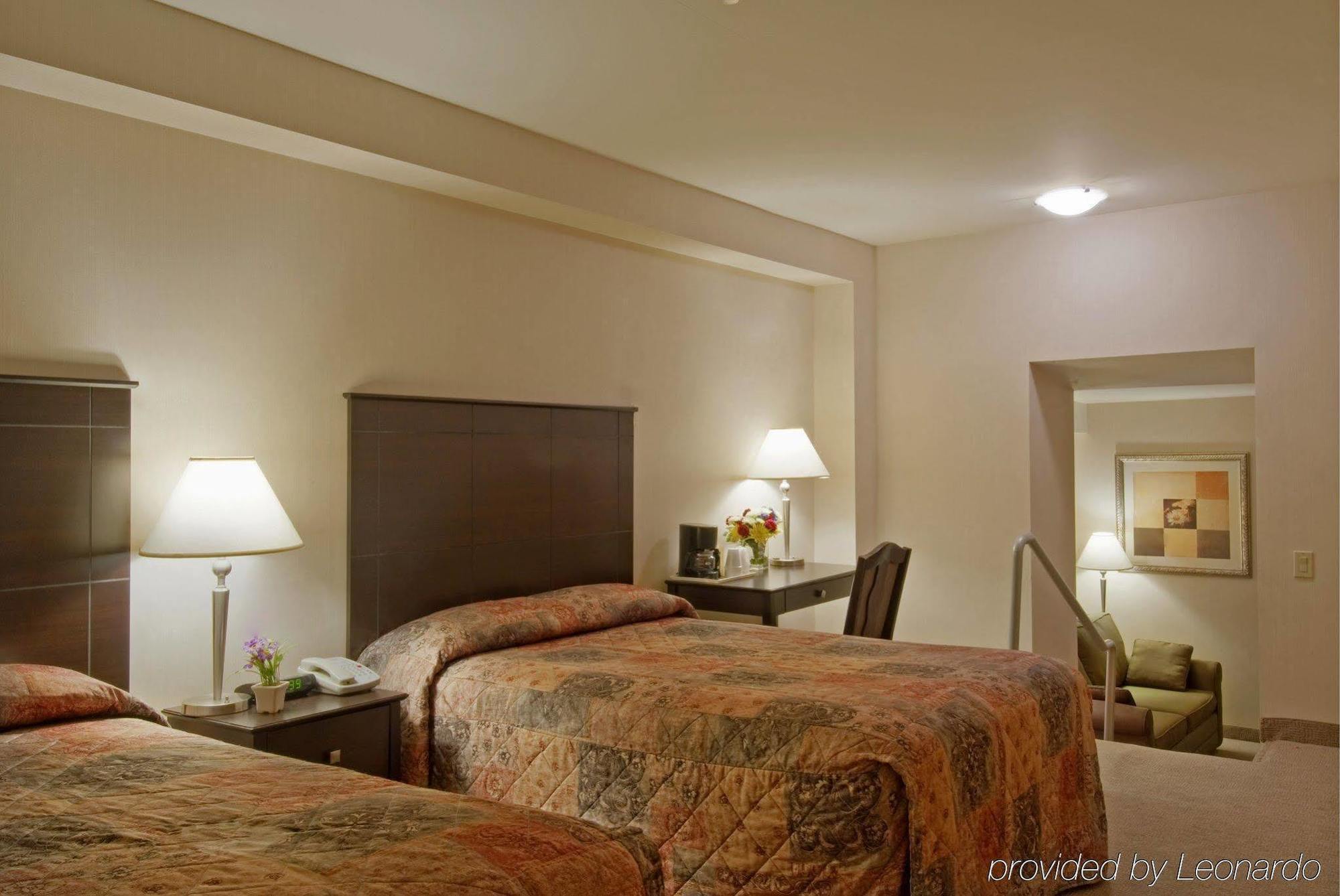 Econo Lodge Inn & Suites Downtown Toronto Bilik gambar